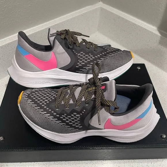 💕Sold💕Nike Zoom Women’s Sneakers - Picture 8 of 9